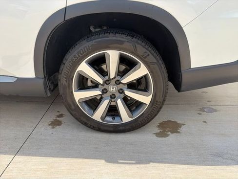 Used 2025 Honda Pilot Touring image 16