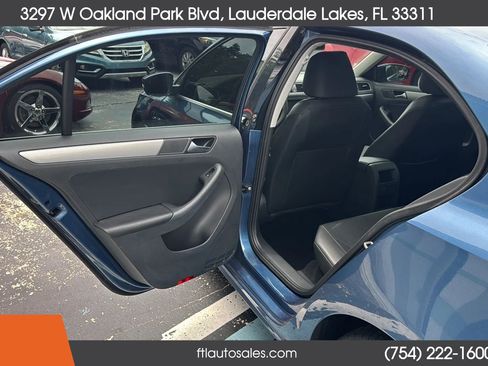 Used 2017 Volkswagen Jetta SE FWD image 22