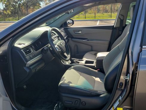 Used 2015 Toyota Camry SE image 15