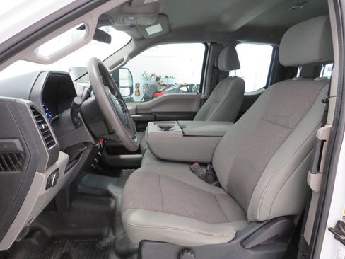 Used 2020 Ford F250 XL w/ Snow Plow Prep Package image 15