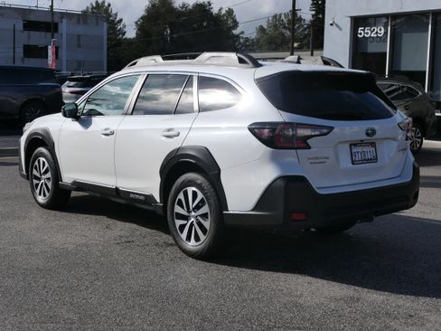 Certified 2025 Subaru Outback Premium image 3