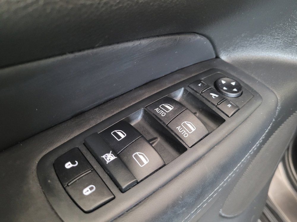 Used 2020 Jeep Grand Cherokee Overland AWD/4WD image 27
