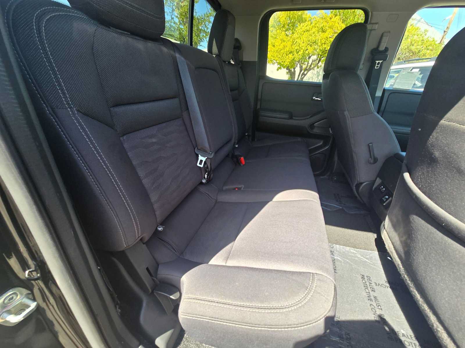 Used 2023 Nissan Frontier SV w/ SV Convenience Package RWD image 12