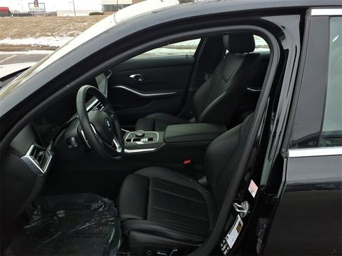 Used 2024 BMW 330i xDrive Sedan w/ Convenience Package image 27