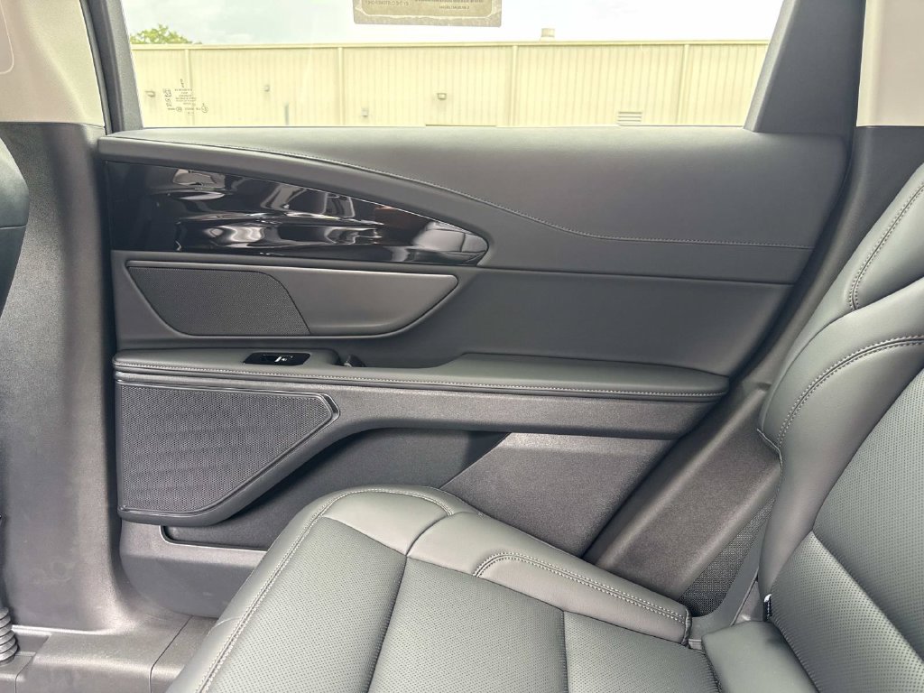 New 2026 Lincoln Nautilus Premier AWD/4WD image 15