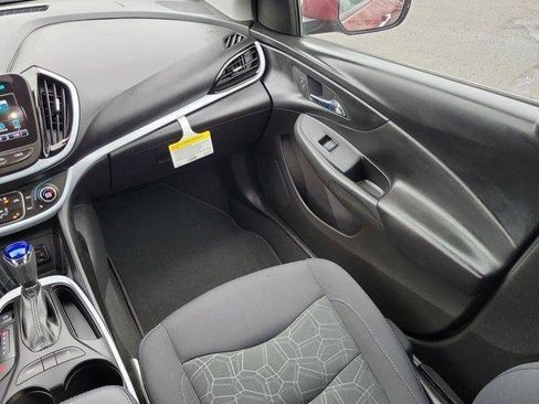 Used 2017 Chevrolet Volt LT w/ Comfort Package image 12