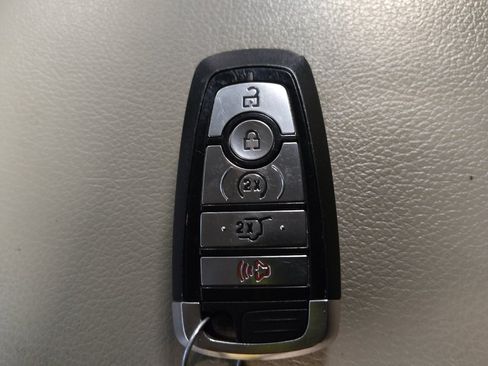 Used 2019 Ford Expedition Max XLT w/ Equipment Group 202A RWD image 32