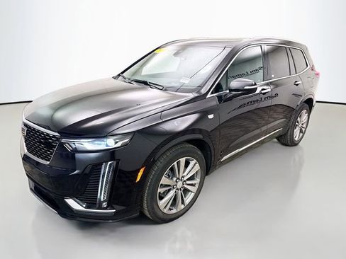 Used 2025 Cadillac XT6 Premium Luxury w/ Technology Package FWD image 3