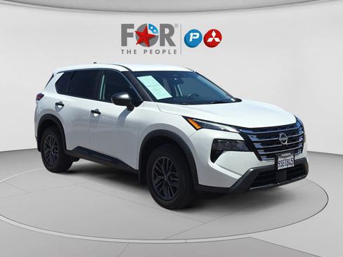 Used 2024 Nissan Rogue S FWD image 7