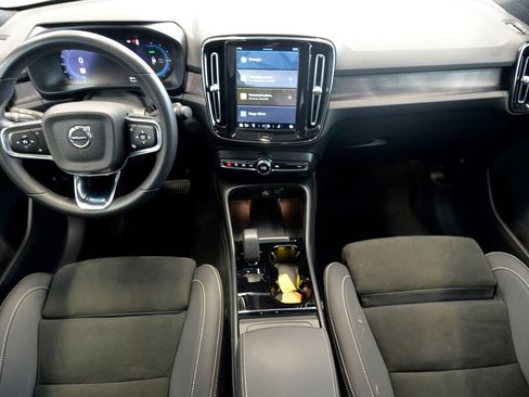 Used 2023 Volvo C40 P8 Recharge Plus image 17