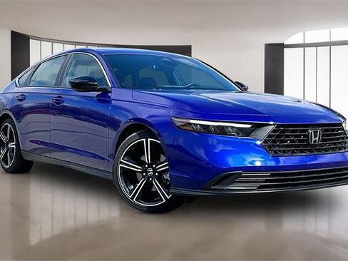Used 2024 Honda Accord Sport image 3