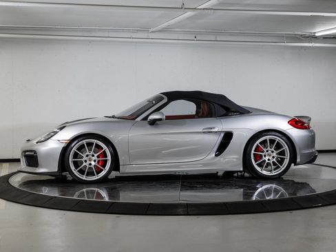 Certified 2016 Porsche Boxster Spyder image 2