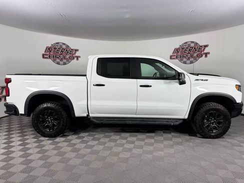 Used 2024 Chevrolet Silverado 1500 ZR2 w/ Technology Package image 8