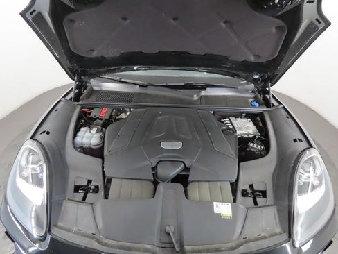 Certified 2023 Porsche Cayenne Coupe AWD/4WD image 47