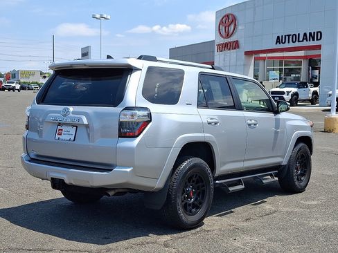 Used 2024 Toyota 4Runner SR5 Premium w/ Moonroof Package AWD/4WD image 7