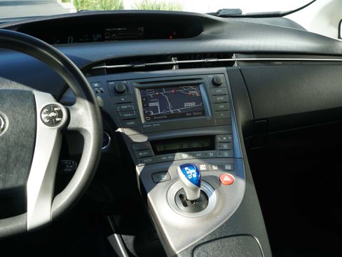 Used 2013 Toyota Prius Three image 40