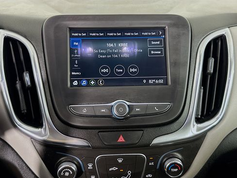 Used 2019 Chevrolet Equinox LT FWD image 16