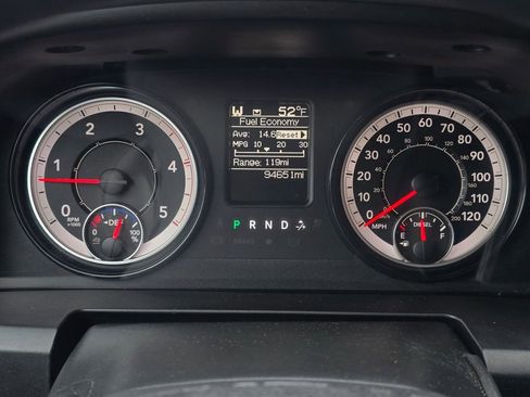 Used 2017 RAM 2500 Tradesman w/ Chrome Appearance Group image 32