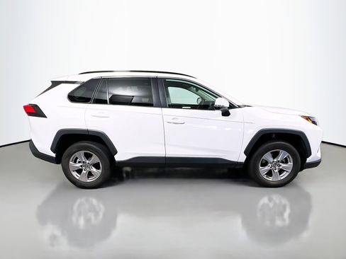 Used 2022 Toyota RAV4 XLE image 3