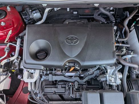 Used 2022 Toyota RAV4 XLE w/ Convenience Package FWD image 14