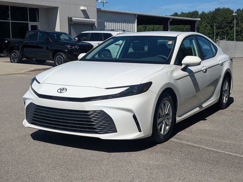 Certified 2025 Toyota Camry LE FWD image 7