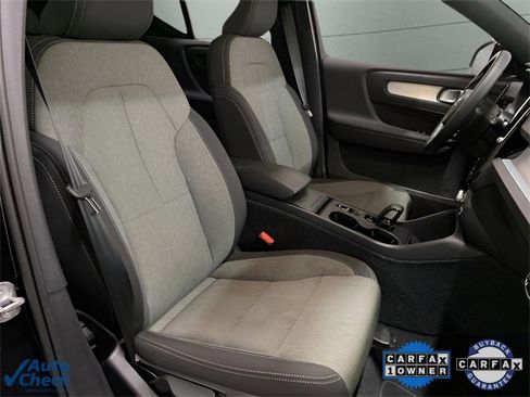 Used 2025 Volvo XC40 B5 Core image 69