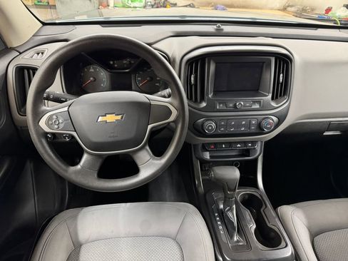 Used 2019 Chevrolet Colorado W/T w/ WT Convenience Package AWD/4WD image 18