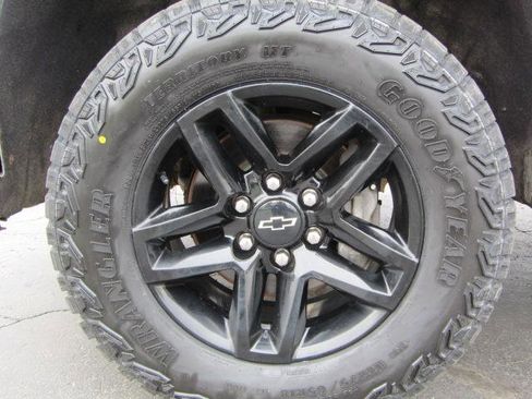 Used 2022 Chevrolet Silverado 1500 LT Trail Boss image 9