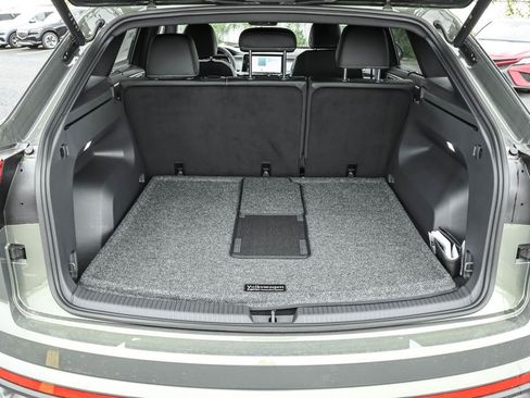 Used 2025 Volkswagen Atlas Cross Sport SE image 27