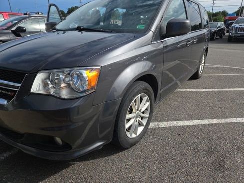 Used 2018 Dodge Grand Caravan SXT FWD image 1