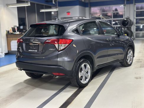 Used 2019 Honda HR-V LX image 4