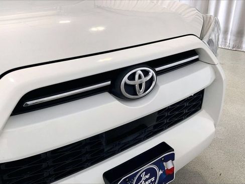 Used 2020 Toyota 4Runner SR5 Premium AWD/4WD image 30