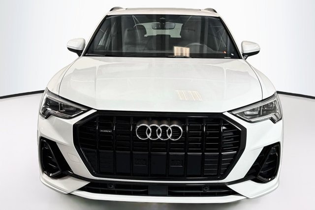 Used 2025 Audi Q3 2.0T Premium w/ Convenience Plus Package AWD/4WD image 2