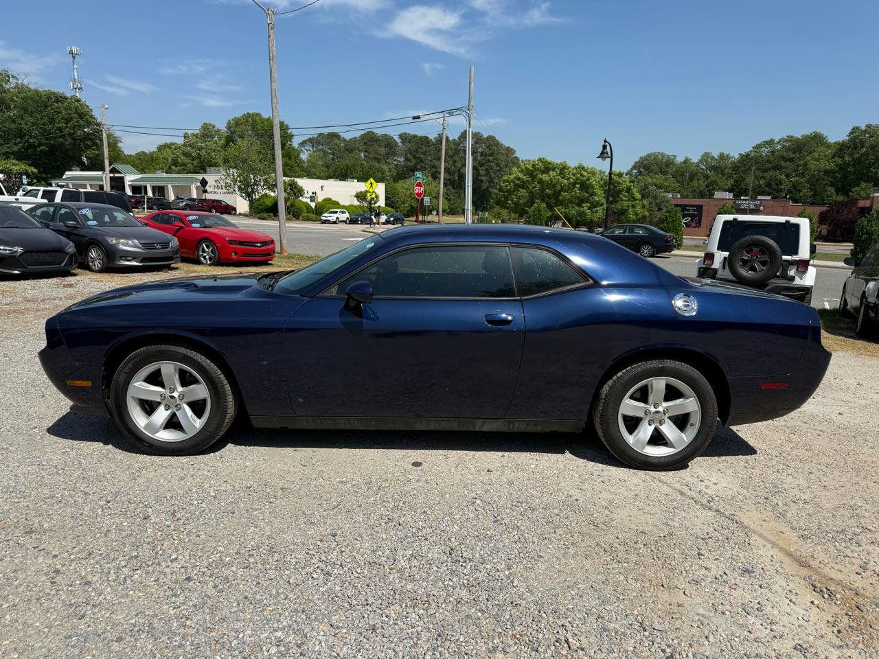 Used 2014 Dodge Challenger SXT RWD image 8