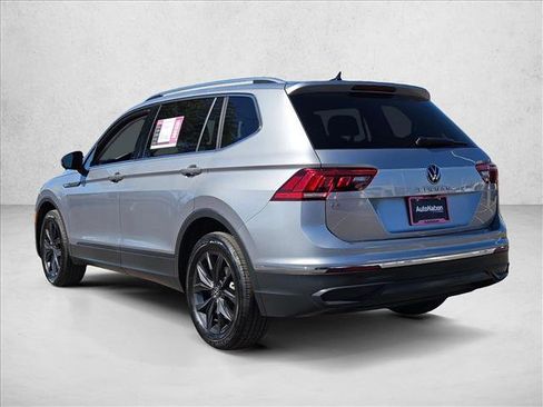 Used 2024 Volkswagen Tiguan SE image 8
