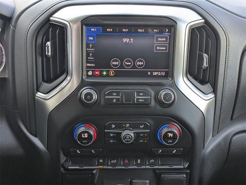 Used 2020 Chevrolet Silverado 1500 LT image 17