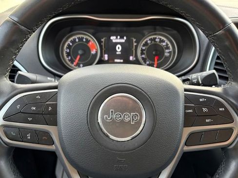 Used 2019 Jeep Cherokee Latitude Plus w/ Comfort/Convenience Group image 15