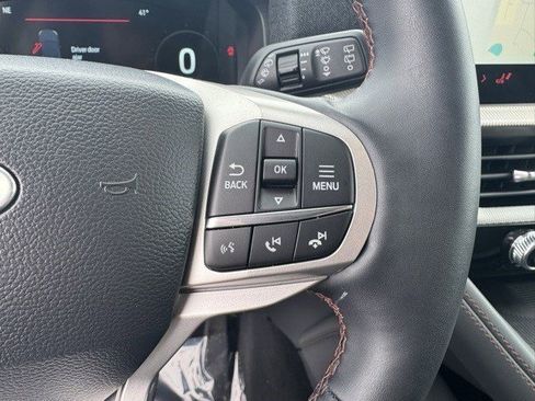 Certified 2025 Ford Explorer Active image 17