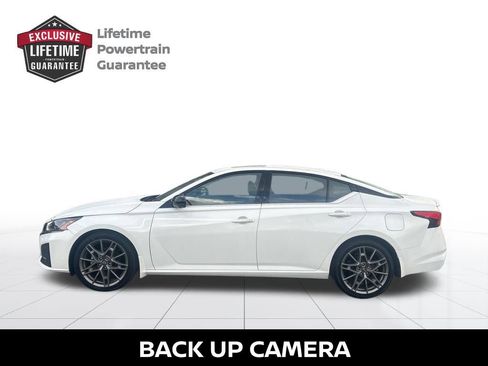 Certified 2023 Nissan Altima 2.0 SR FWD image 2