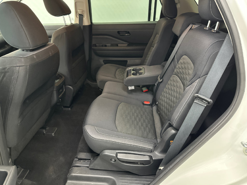 Used 2024 Nissan Pathfinder SV AWD/4WD image 21