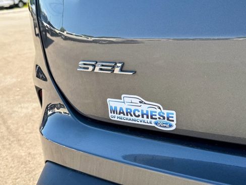 Used 2022 Ford Edge SEL w/ Convenience Package image 29