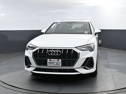 Used 2025 Audi Q3 2.0T Premium AWD/4WD image 2