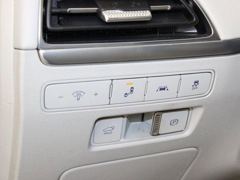 Used 2022 Hyundai Palisade Calligraphy image 22