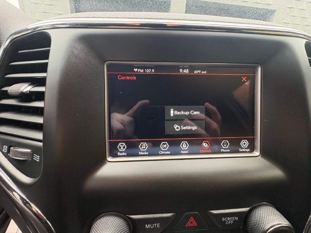 Certified 2021 Jeep Grand Cherokee Laredo AWD/4WD image 21