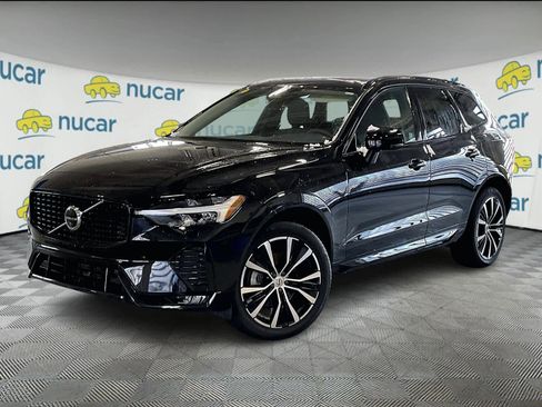Used 2024 Volvo XC60 B5 Plus image 3