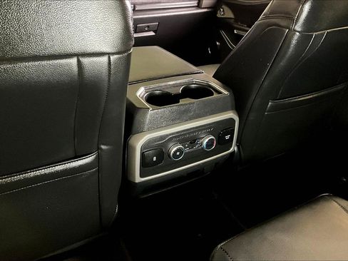 Used 2021 Ford Expedition XLT image 10