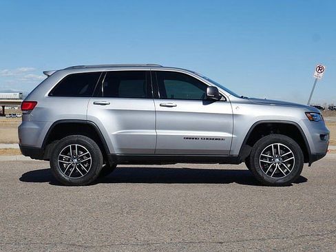 Used 2018 Jeep Grand Cherokee Trailhawk w/ Trailhawk Luxury Group AWD/4WD image 6
