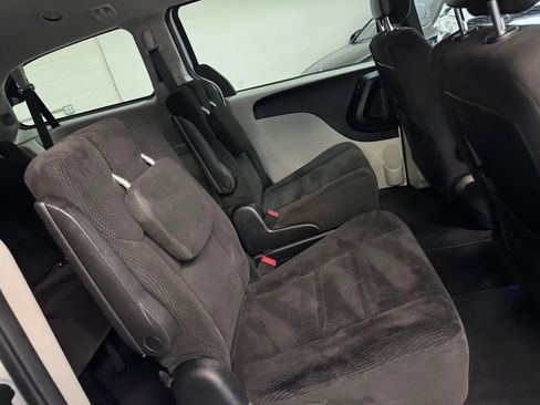 Used 2017 Dodge Grand Caravan SE w/ Power Window Group FWD image 18