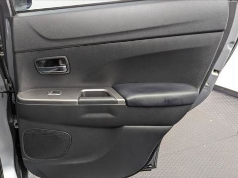 Used 2025 Mitsubishi Outlander Sport SE AWD/4WD image 21