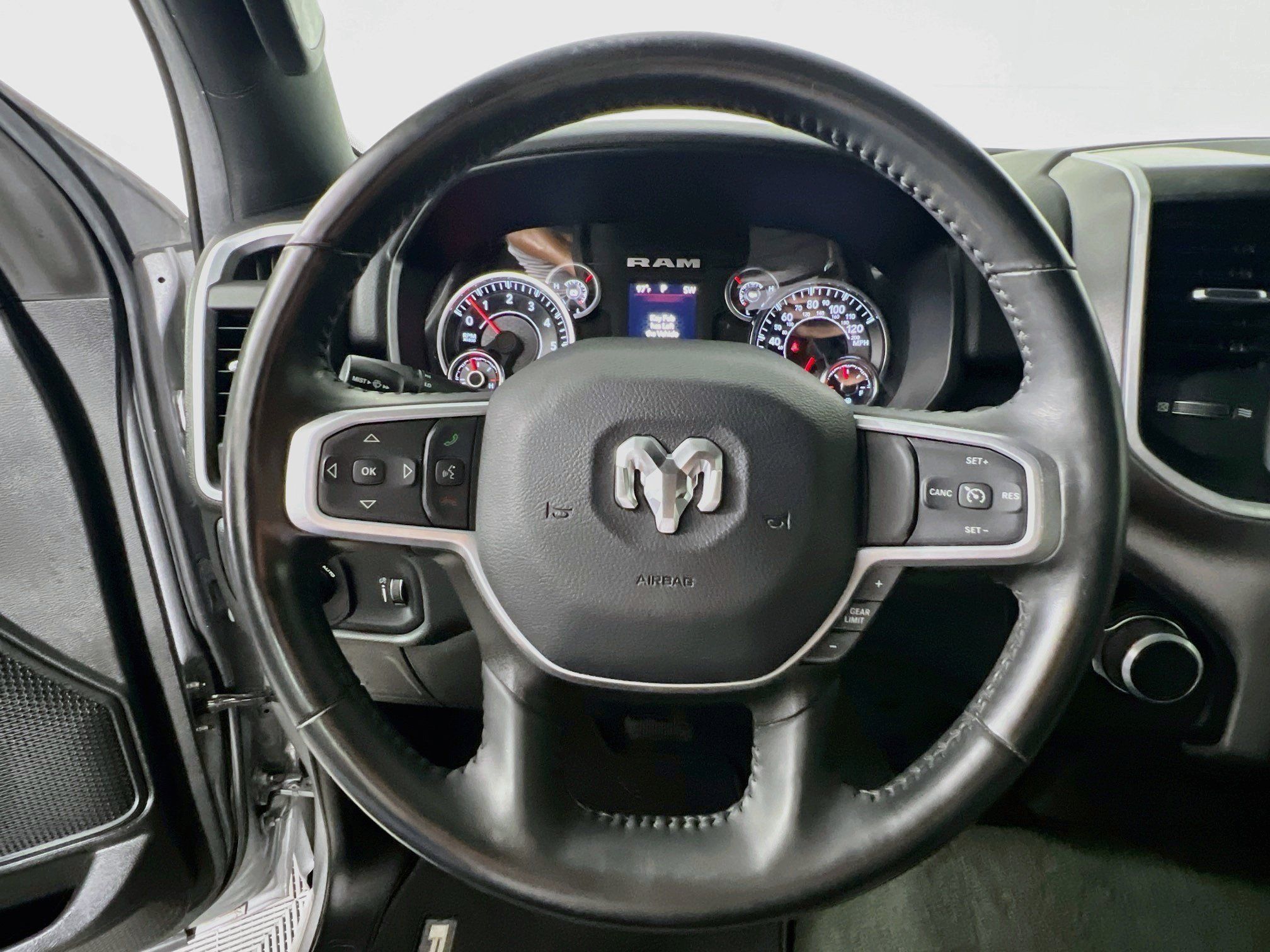 Used 2023 RAM 1500 Big Horn AWD/4WD image 17